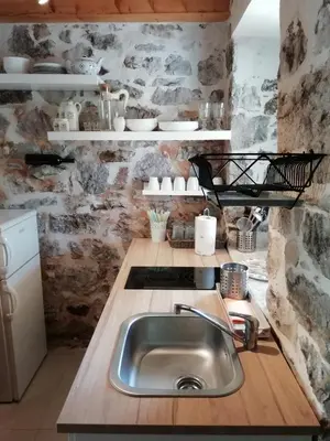 Kuhinja ili čajna kuhinja u objektu Krka Waterfalls Stonehouse Roko