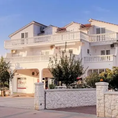 Apartments with parking space Vodice - 17325