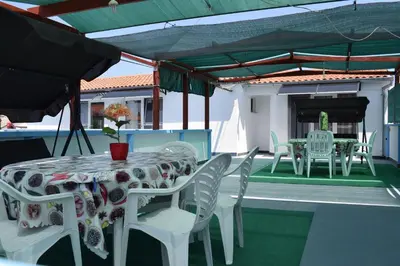 Restoran ili neka druga zalogajnica u objektu Apartment Den