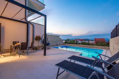 Bazen u objektu Luxury Apartment Joo & Joo ili u blizini