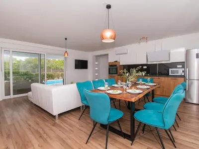 Kuhinja ili čajna kuhinja u objektu Holiday Home Villa Loreta by Interhome