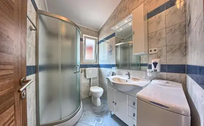 Kupaonica u objektu Apartments by the sea Rogoznica - 17458