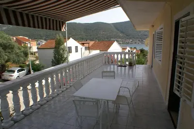 Pogled na planine ili pogled na planine iz apartmana