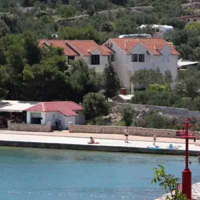 Family friendly seaside apartments Jezera
