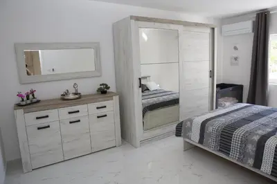 Krevet ili kreveti u jedinici u objektu Family-friendly holiday home with private pool near Vodice