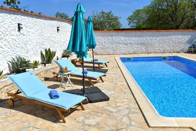 Bazen u objektu Family-friendly holiday home with private pool near Vodice ili u blizini