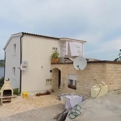 Apartments by the sea Razanj