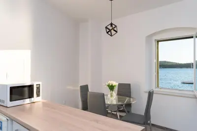 Kuhinja ili čajna kuhinja u objektu Bounty Apartments