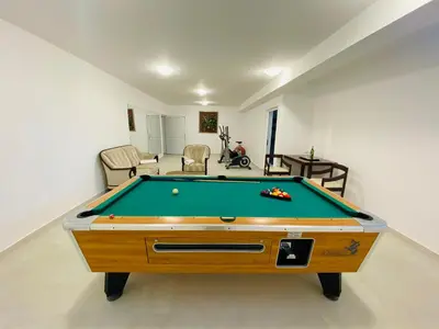 Stol za biljar u objektu Holiday home MB