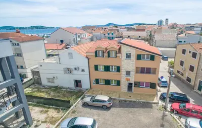 Pogled na grad 'Vodice' ili pogled na grad iz apartmana