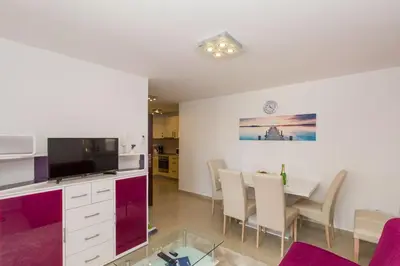 Kuhinja ili čajna kuhinja u objektu Apartment Vodice 16249b