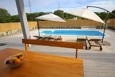 Bazen u objektu Modern Guest House Rak with beautiful pool ili u blizini