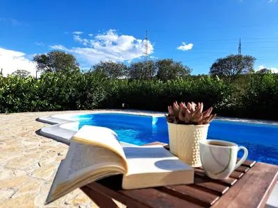 Bazen u objektu Modern Guest House Rak with beautiful pool ili u blizini