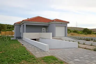 Zgrada u kojoj se nalazi vila