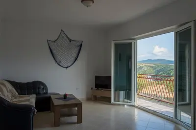 Pogled na planine ili pogled na planine iz apartmana