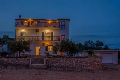 Zgrada u kojoj se nalazi apartman