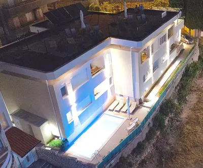 Bazen u objektu Sun Apartments ili u blizini