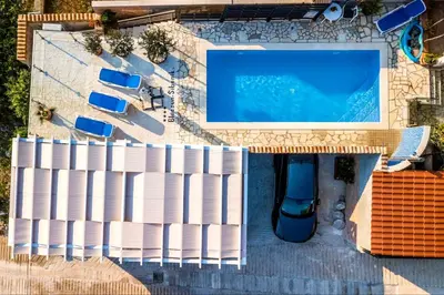 Bazen u objektu Bluesun Sibenik Apartments ili u blizini
