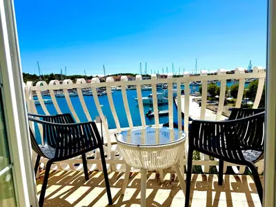 Balkon ili terasa u objektu Seafront captain apartment