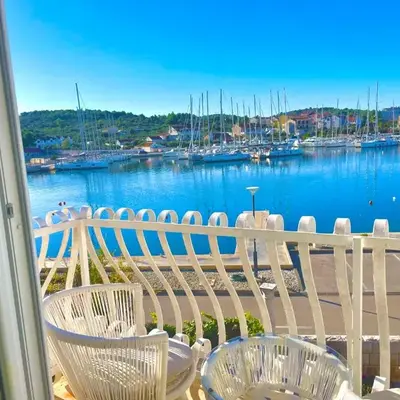 Seafront captain apartment