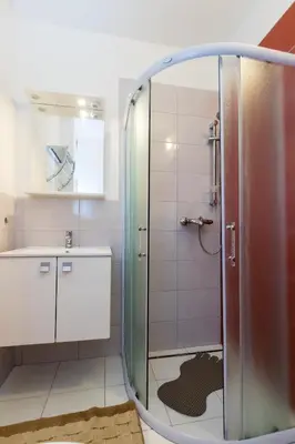 Kupaonica u objektu Apartments and rooms with parking space Grebastica, Sibenik - 17831