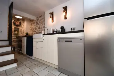 Kuhinja ili čajna kuhinja u objektu Kuća Dida Grga