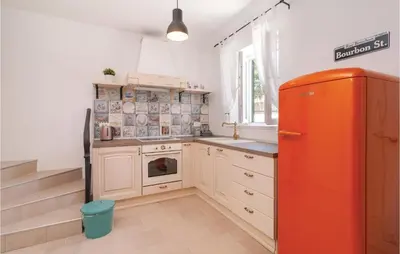 Kuhinja ili čajna kuhinja u objektu 2 Bedroom Nice Home In Primosten