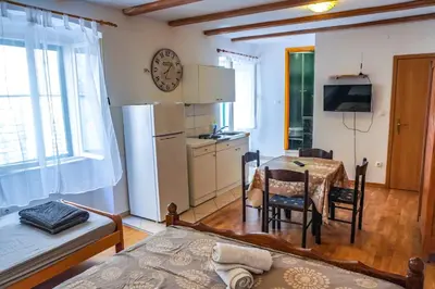 Kuhinja ili čajna kuhinja u objektu Apartments Loriana