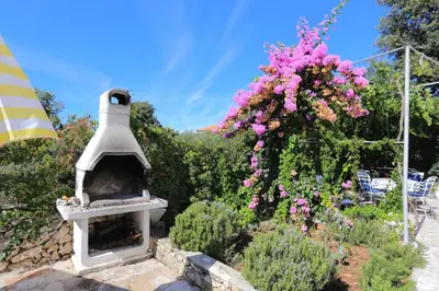 Vrt u objektu Family-friendly apartments with swimming pool Razanj, Rogoznica - 17867