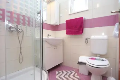 Kupaonica u objektu Family-friendly apartments with swimming pool Razanj, Rogoznica - 17867