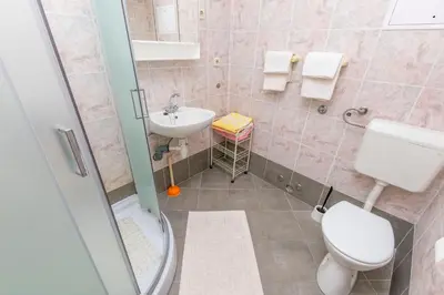 Kupaonica u objektu Apartments Jerkunica