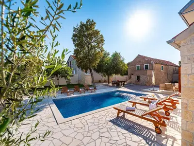Bazen u objektu Dalmatia Pool Villa Retreat ili u blizini