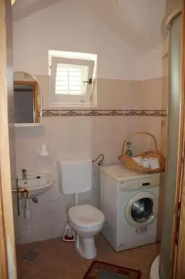 Kupaonica u objektu Apartment in Pirovac with Terrace, Air condition, WIFI, Washing machine (4793-1)