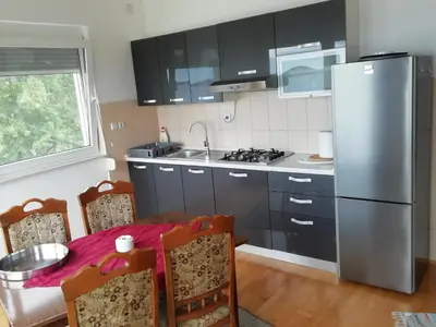 Kuhinja ili čajna kuhinja u objektu APARTMAN ZVONIMIR