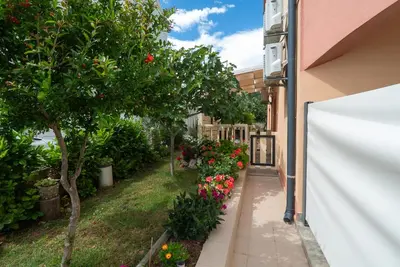 Vrt u objektu Apartments Jak