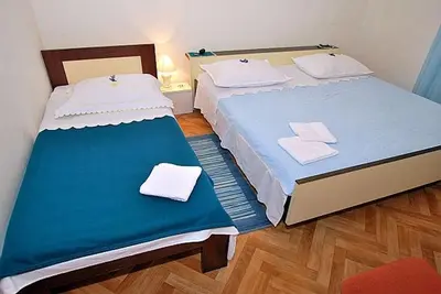 Krevet ili kreveti u jedinici u objektu Apartments with parking space Rogoznica - 17907