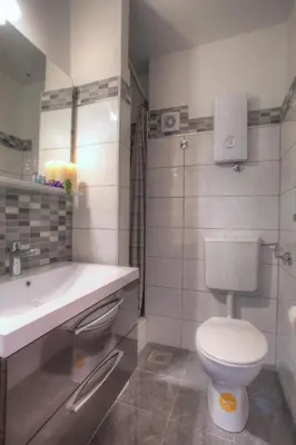 Kupaonica u objektu Gina Bed & Breakfast