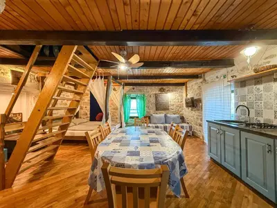 Kuhinja ili čajna kuhinja u objektu Seaside Apartment in Betina