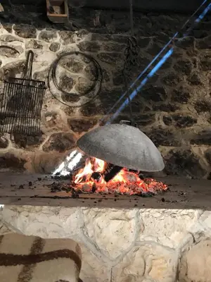 Oprema za roštilj dostupna gostima vila