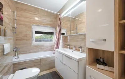Kupaonica u objektu Beautiful Home In Bilice