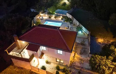 Bazen u objektu Beautiful Home In Pokrovnik With Sauna ili u blizini
