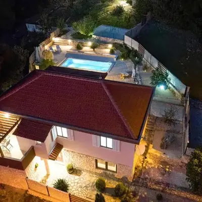 Beautiful Home In Pokrovnik With Sauna