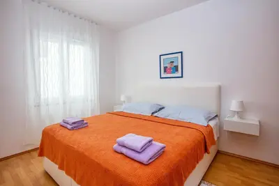 Krevet ili kreveti u jedinici u objektu Apartments with parking space Pirovac, Sibenik - 15320