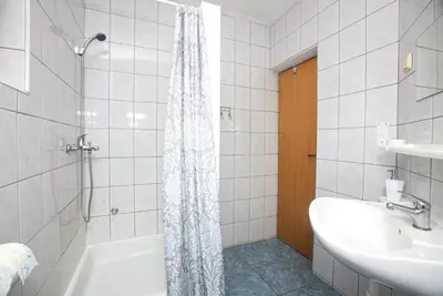 Kupaonica u objektu Apartments with parking space Pirovac, Sibenik - 15320