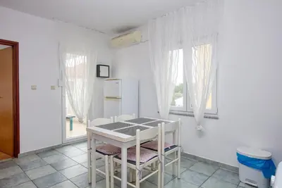 Tlocrt objekta Apartments with parking space Pirovac, Sibenik - 15320