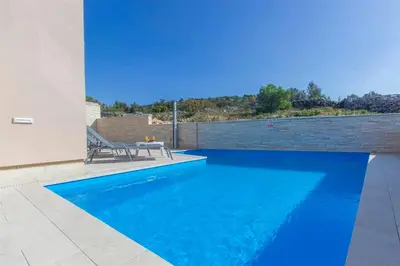 Bazen u objektu Villa Top of Murter, one bedroom apartment 2 ili u blizini