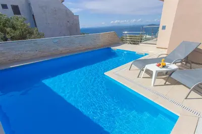 Bazen u objektu Villa Top of Murter, two bedroom apartment ili u blizini