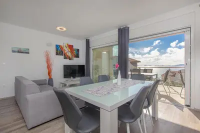 TV i/ili zabavni centar u objektu Villa Top of Murter, two bedroom apartment 2