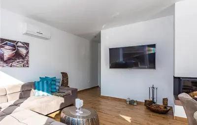 TV i/ili zabavni centar u objektu Awesome Home In Srima