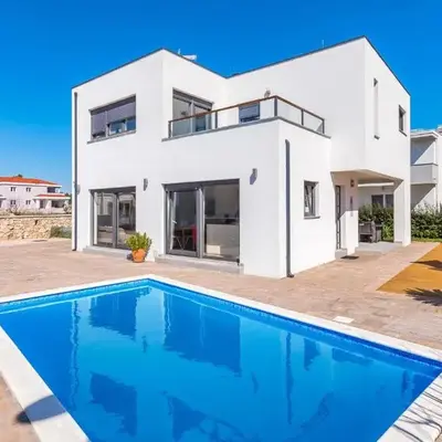 Awesome Home In Srima